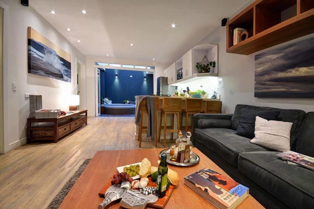Oasis Suites 4*
