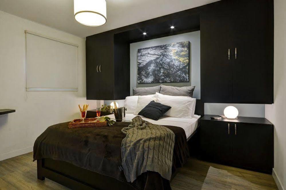 Oasis Suites Hotel 4*