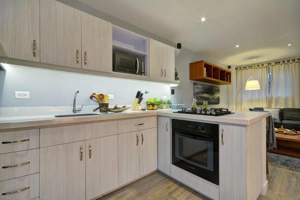 Oasis Suites Hotel 4*