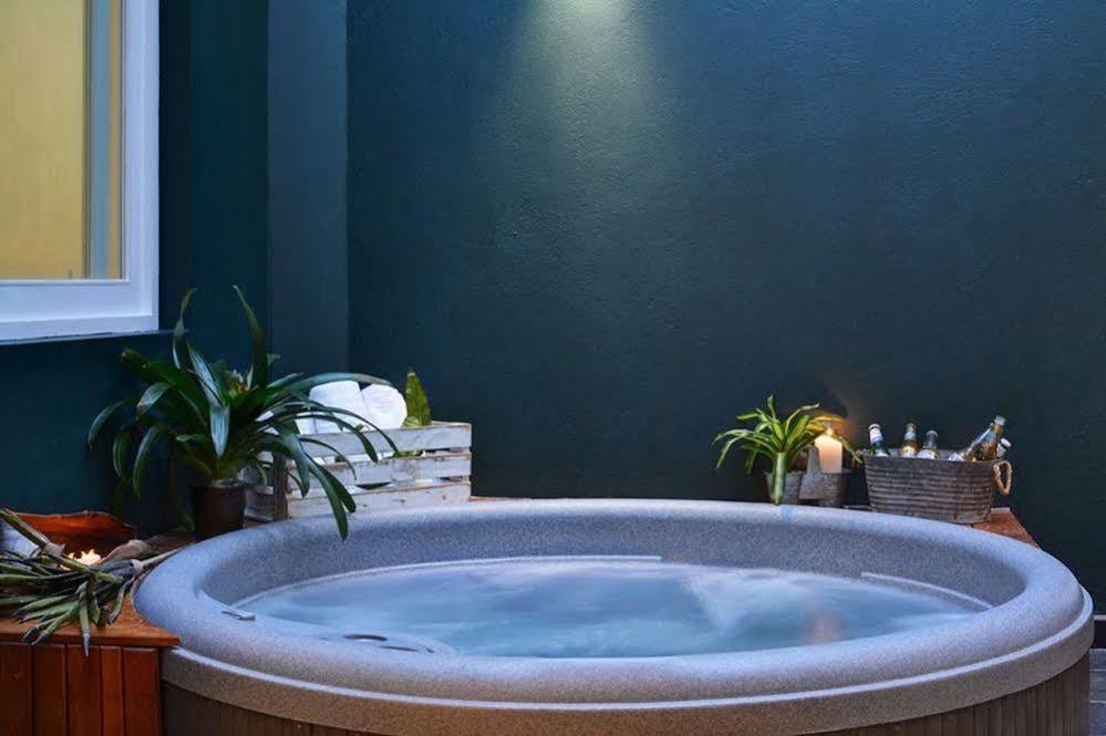 Hotel Oasis Suites 4*