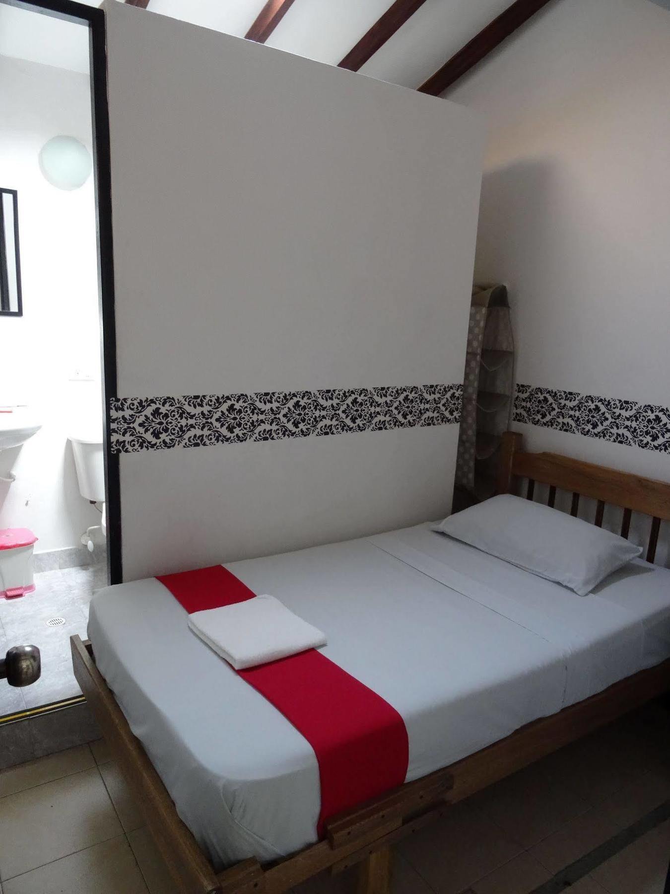 Relax 10 Hostel *