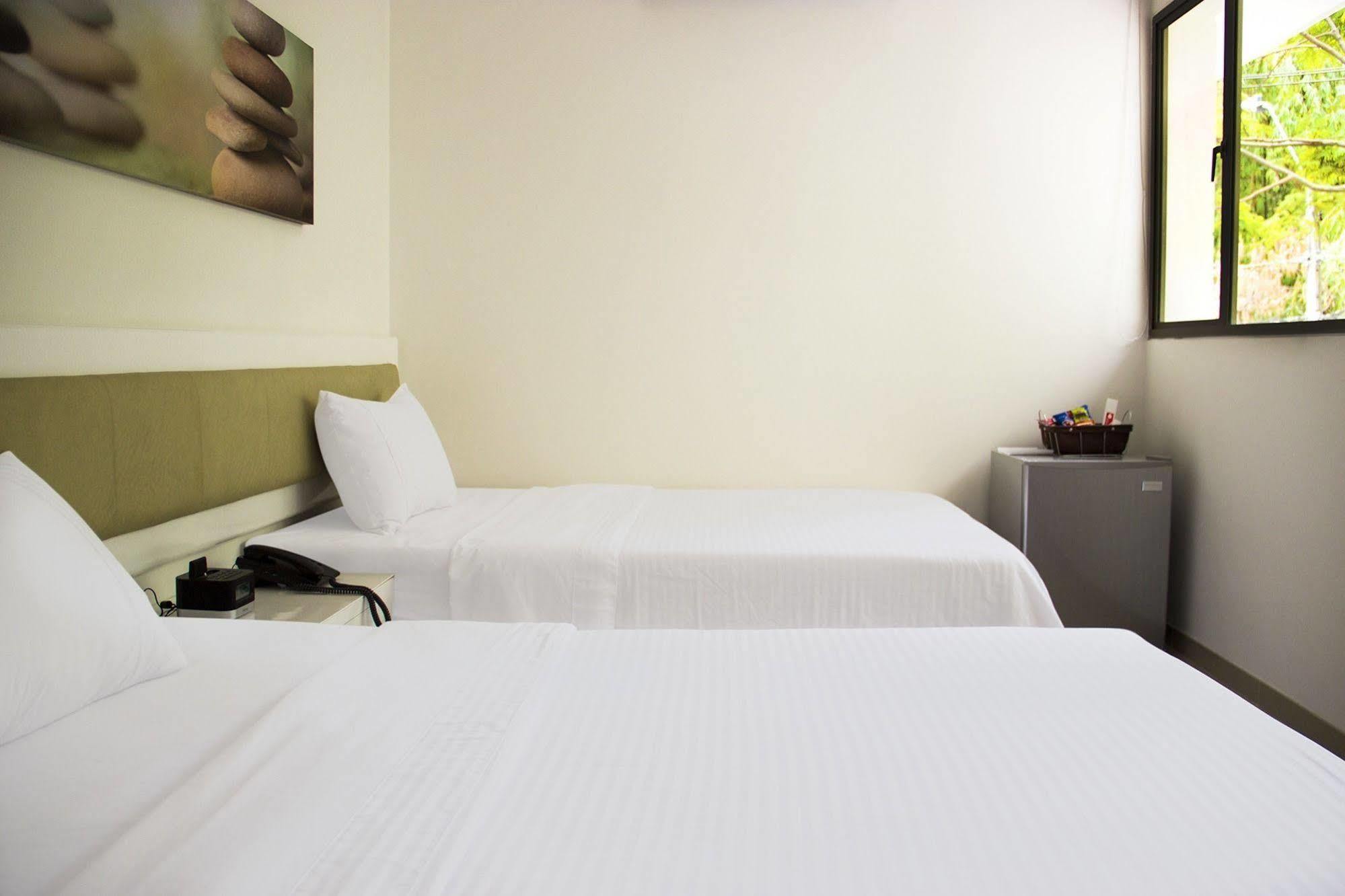 Zona A Hotel