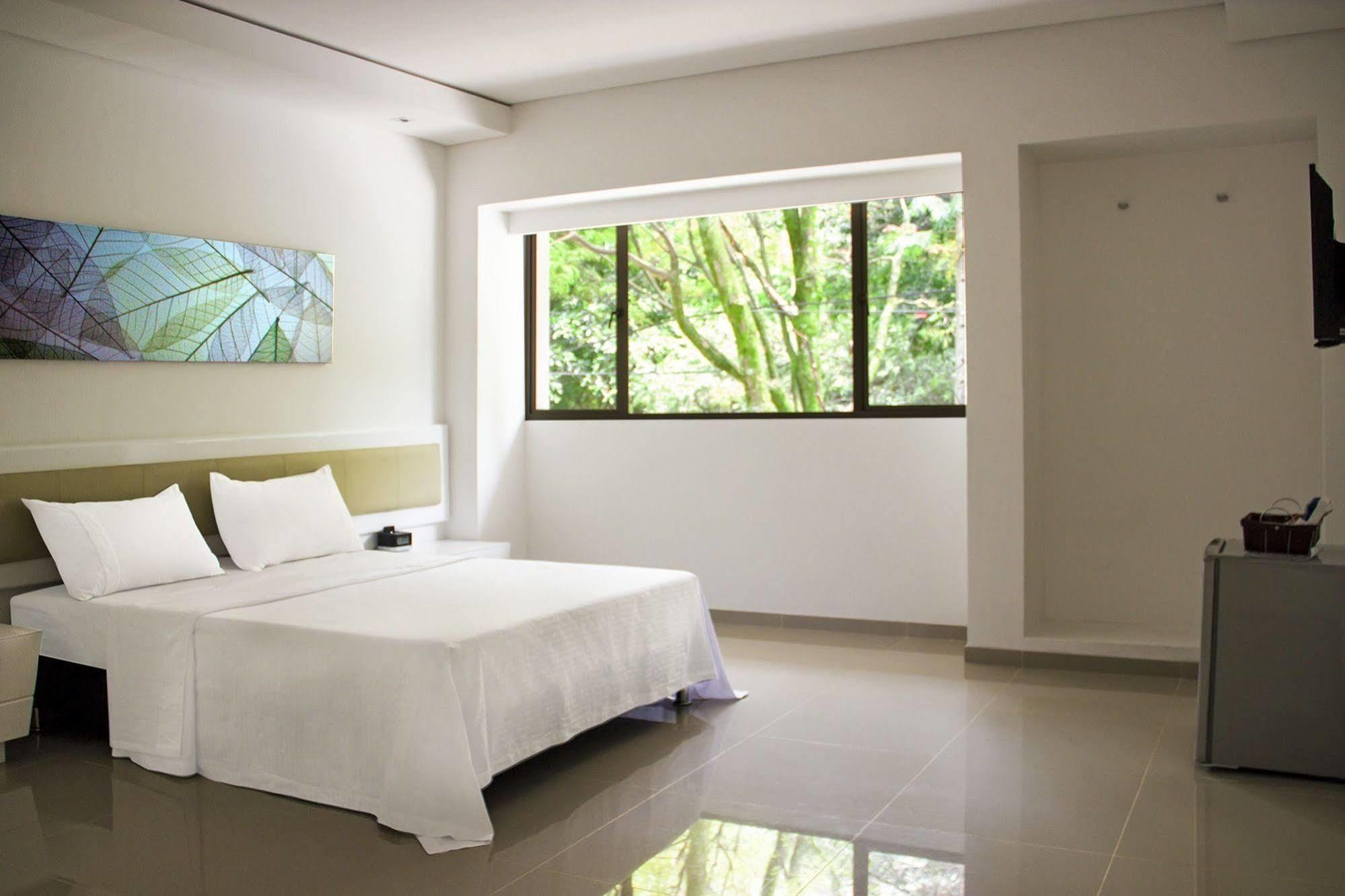 Zona A Hotel 3*