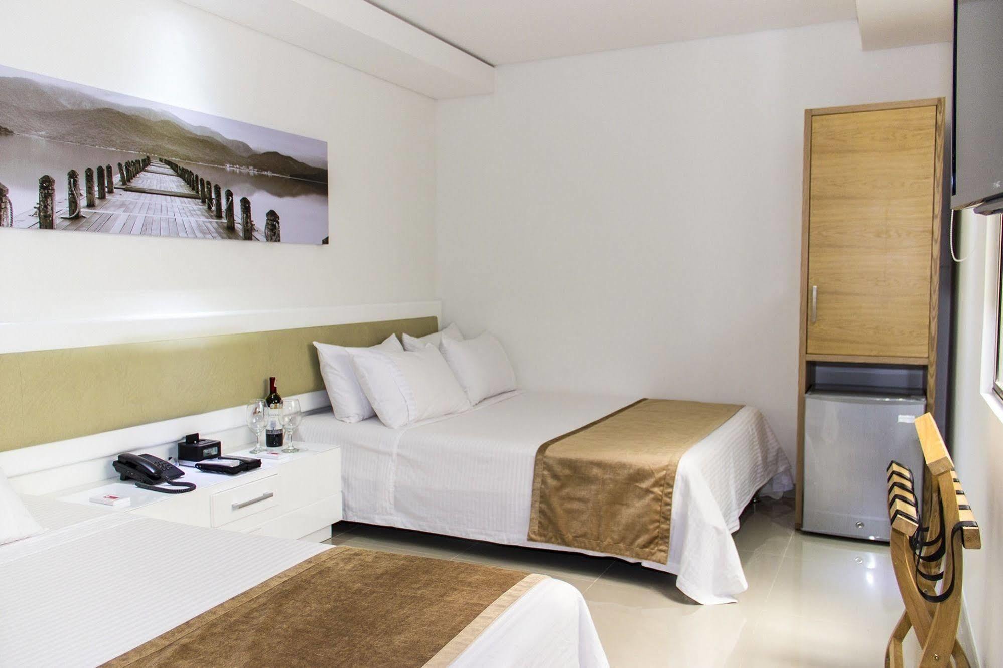 Hotel Zona A 3*