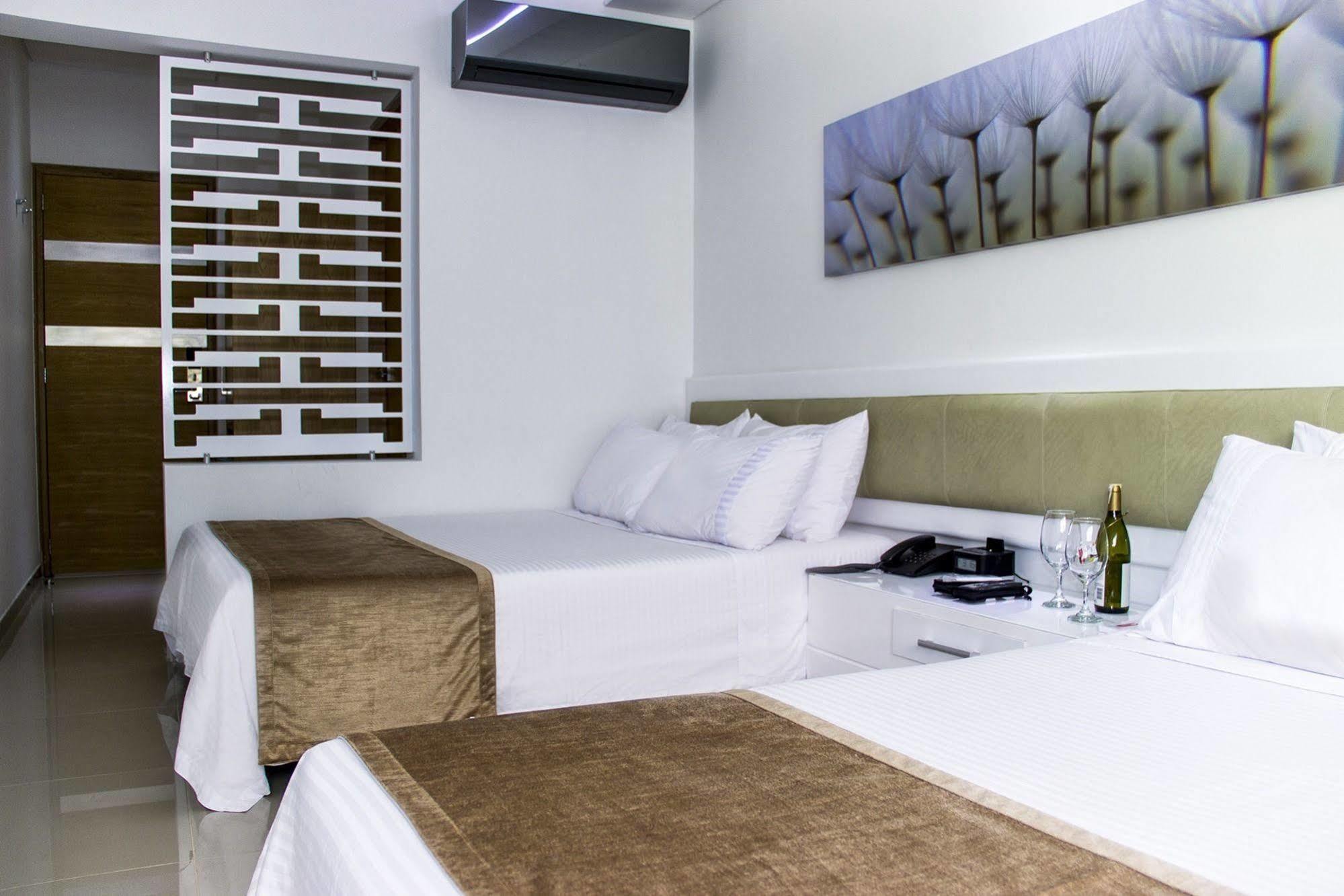 Hotel Zona A 3*