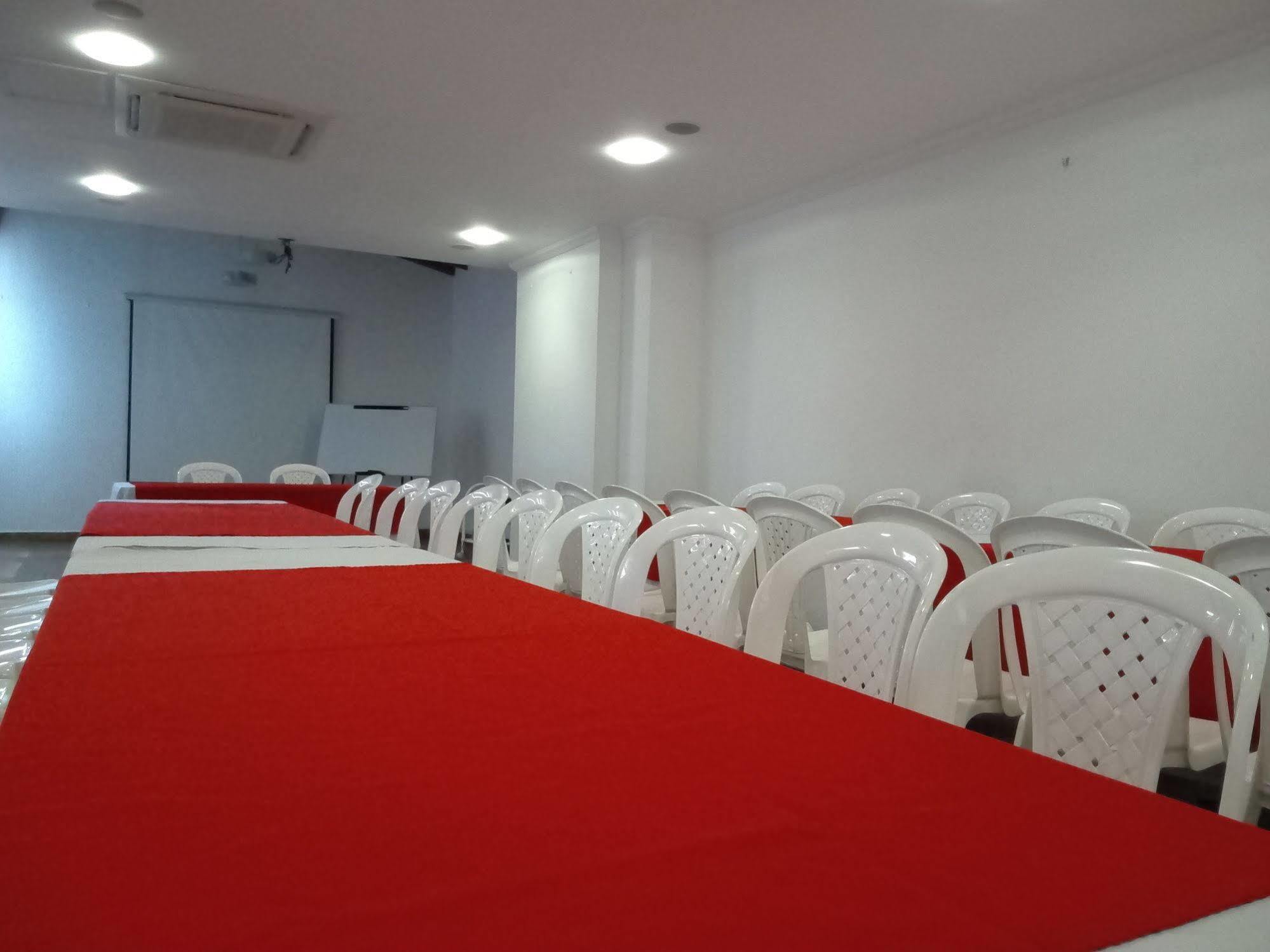 Calasanz Real Hotel