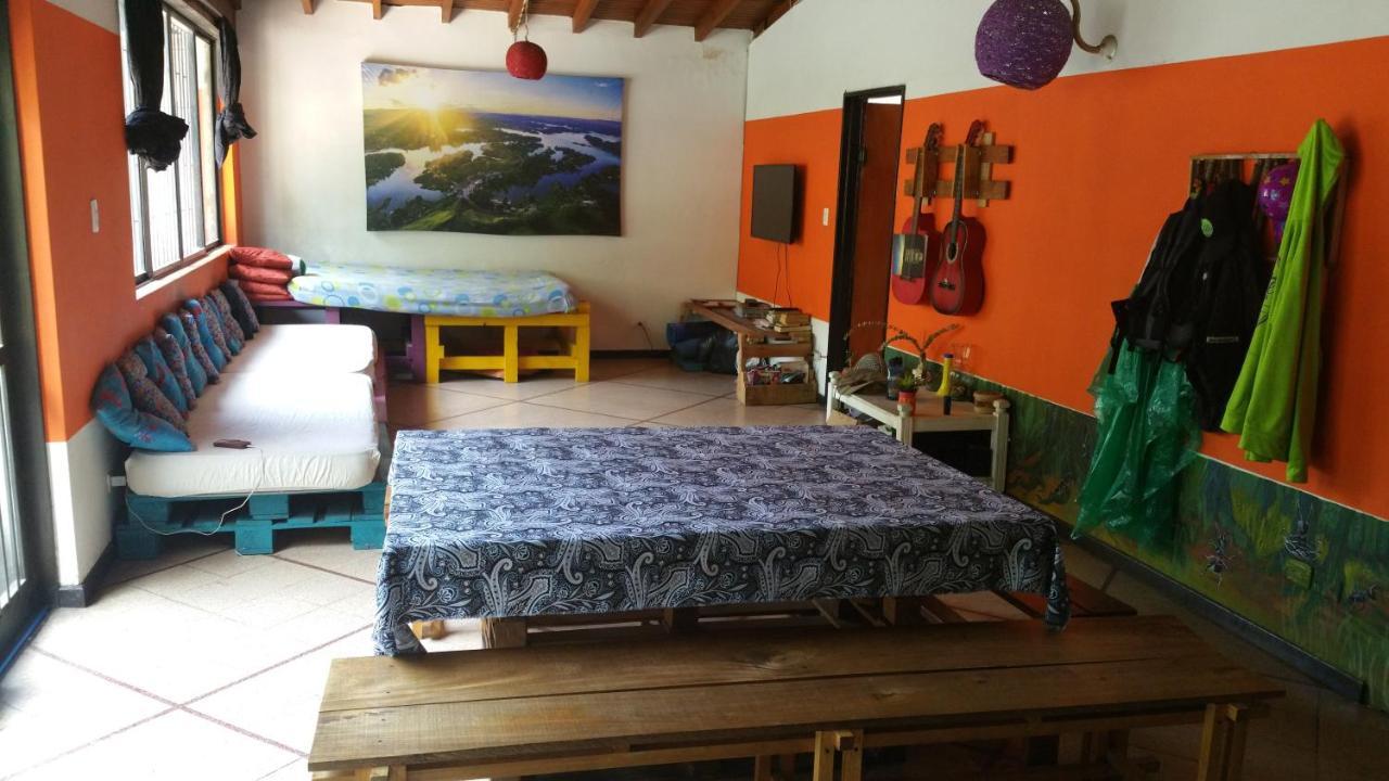 Almarita Hostal *