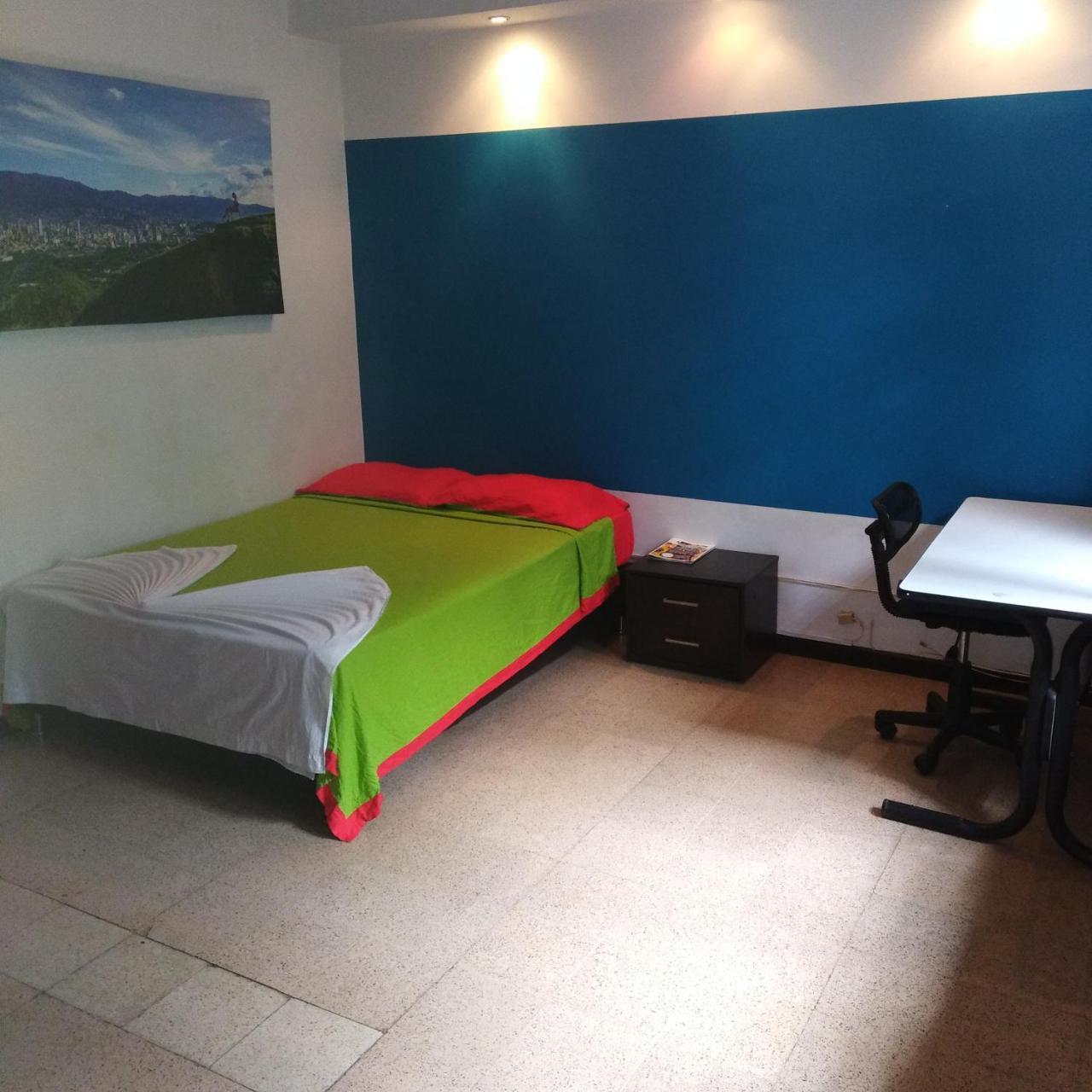 Hostal Almarita *