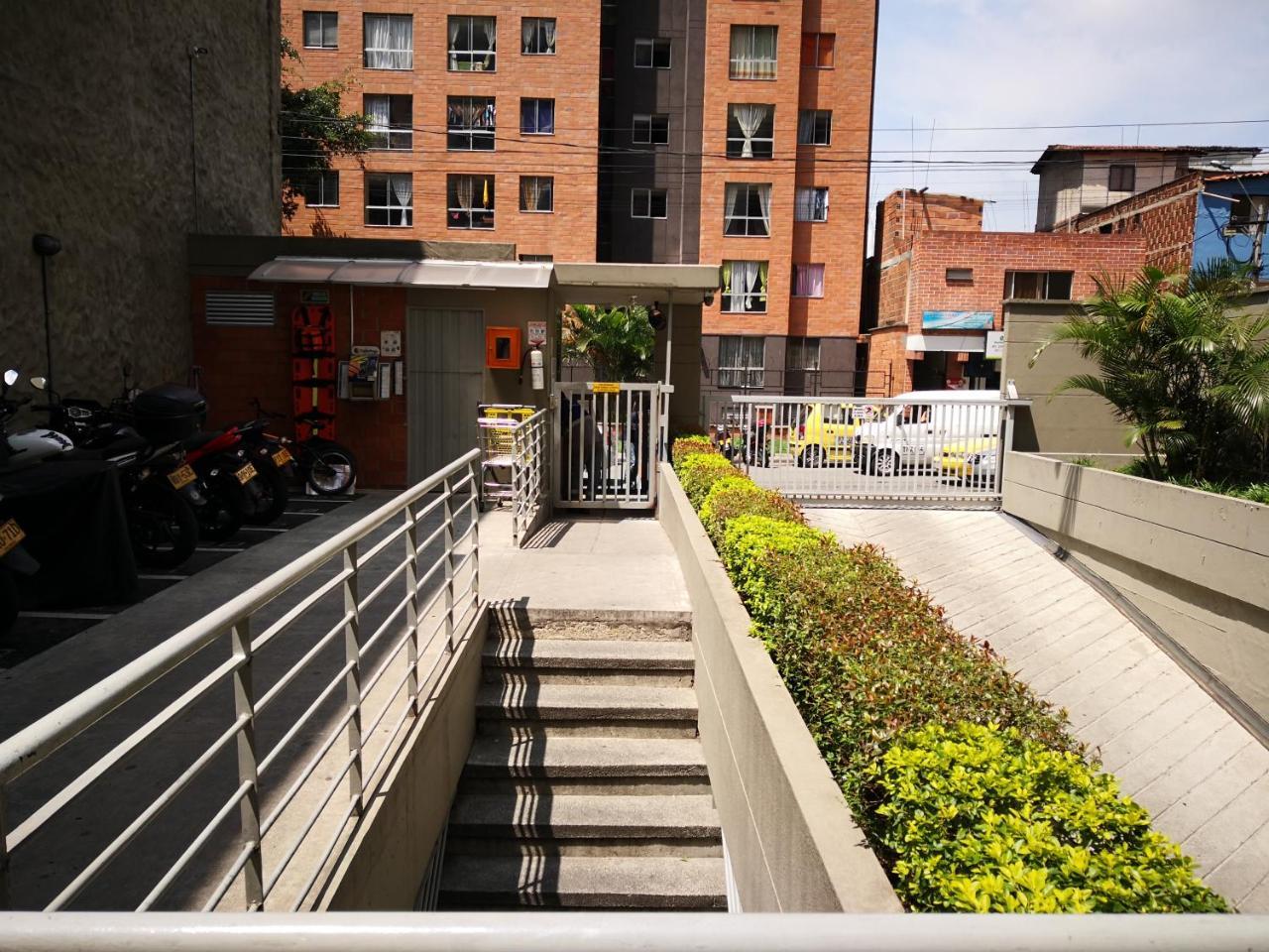 Apartamento Apartamento Urbanización Capri, Cerca A Universidad De Antioquia *