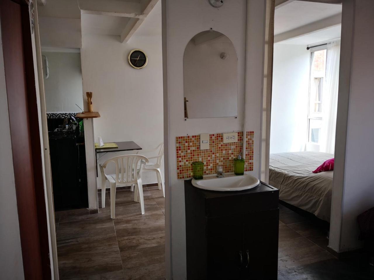 Apartamento Urbanización Capri, Cerca A Universidad De Antioquia *