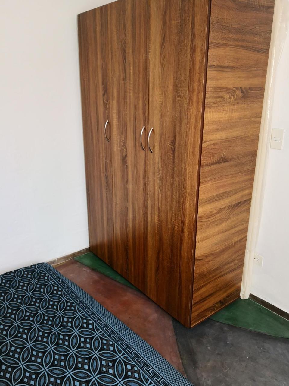 Apartamento Urbanización Capri, Cerca A Universidad De Antioquia Apartamento Medellín