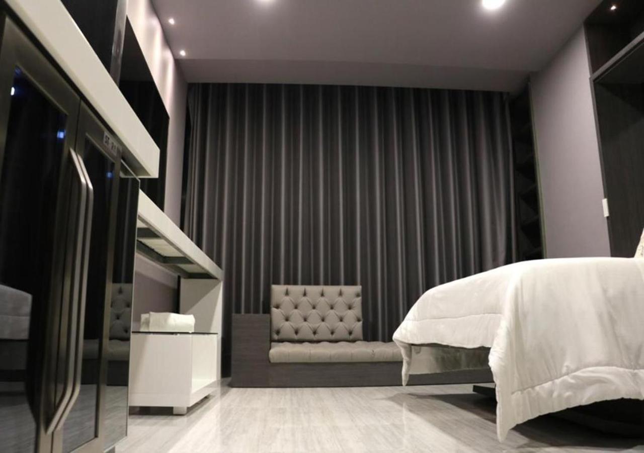 Paris Luxury Hotel 3*