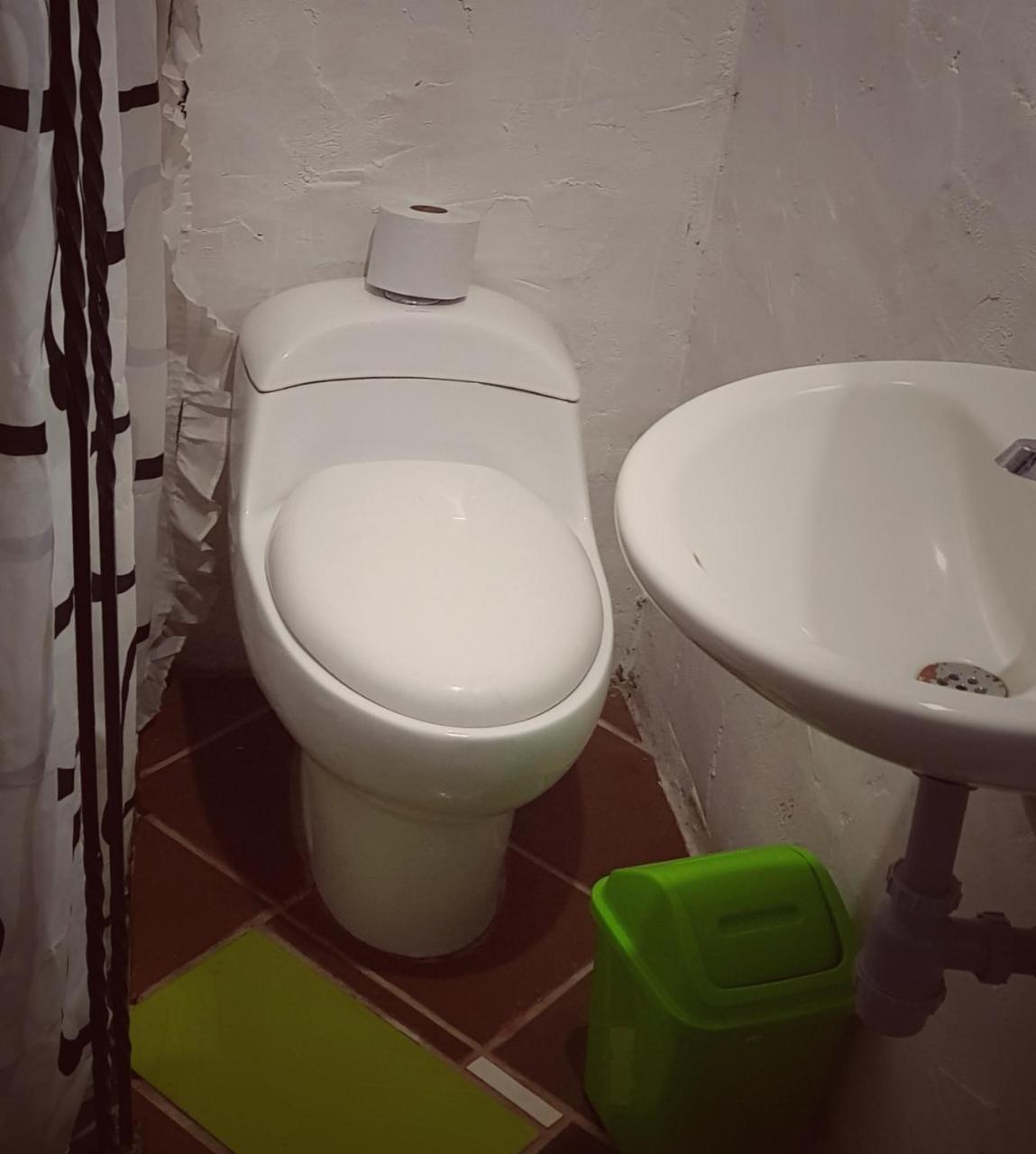 Hostel Eco Language *