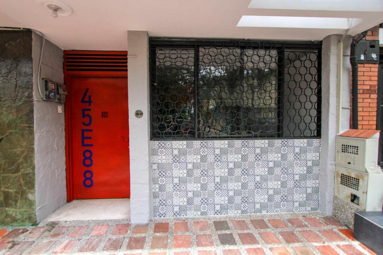 Casa Tuvia Pensión *