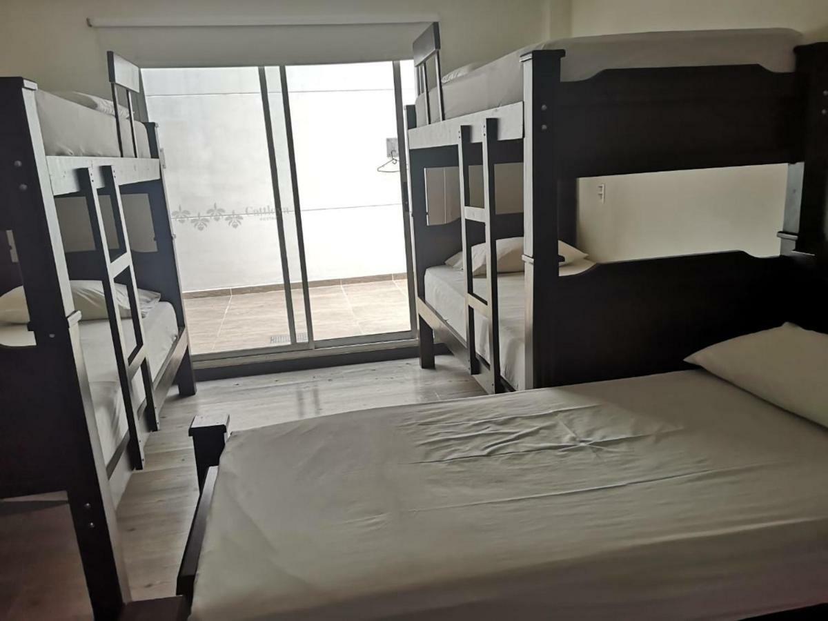 Hostal Cattleya *