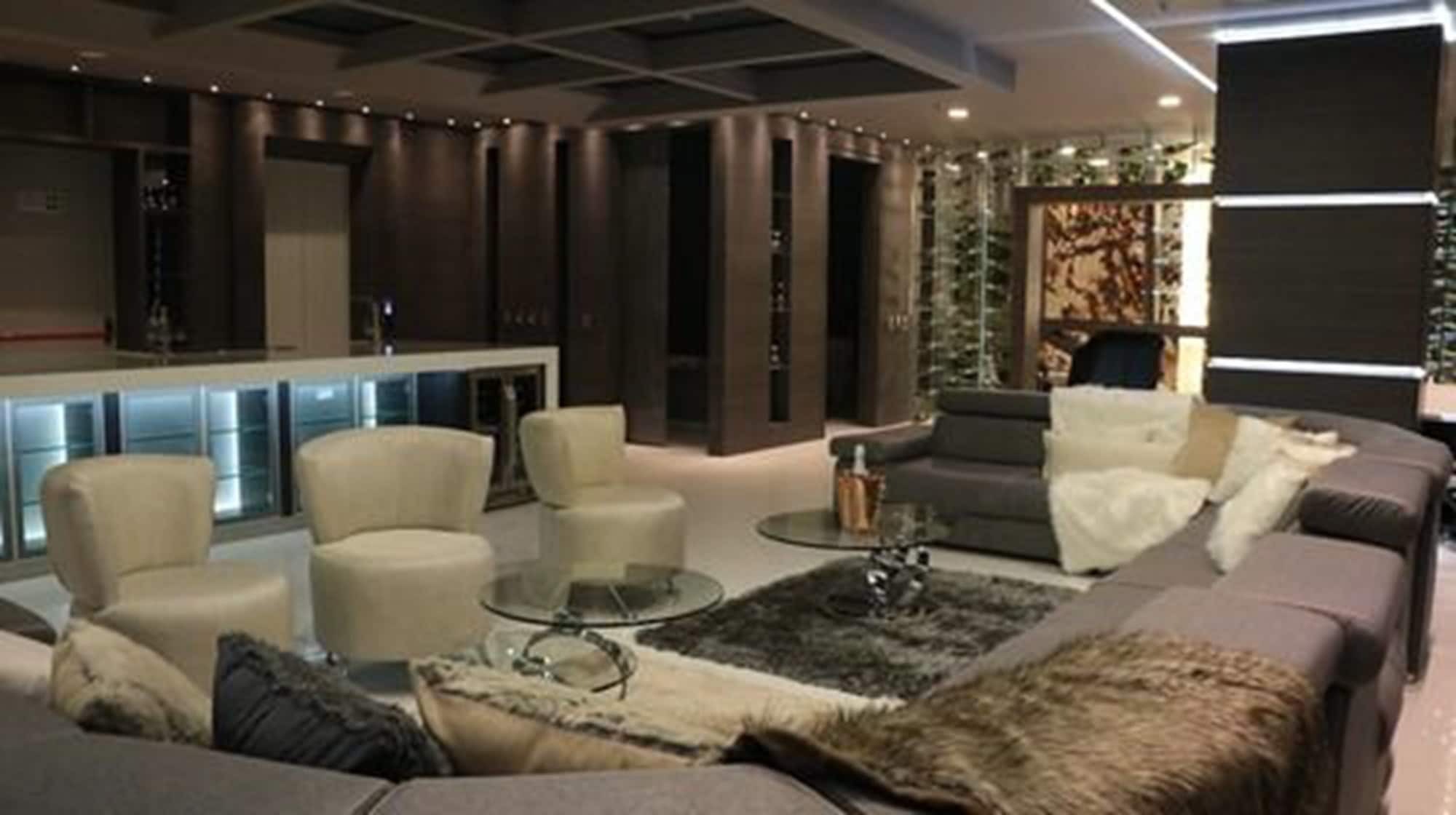 Paris Luxury