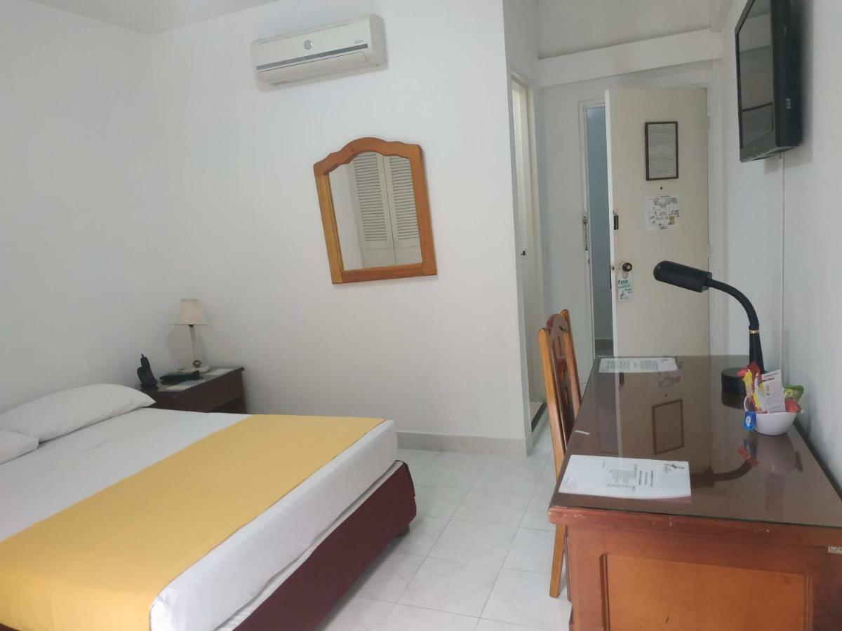 Hotel Laureles 70