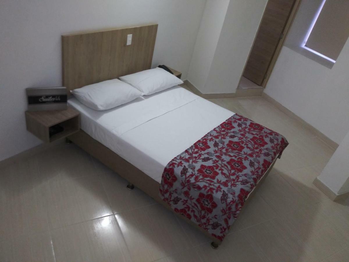 Suites 44 Laureles Hotel