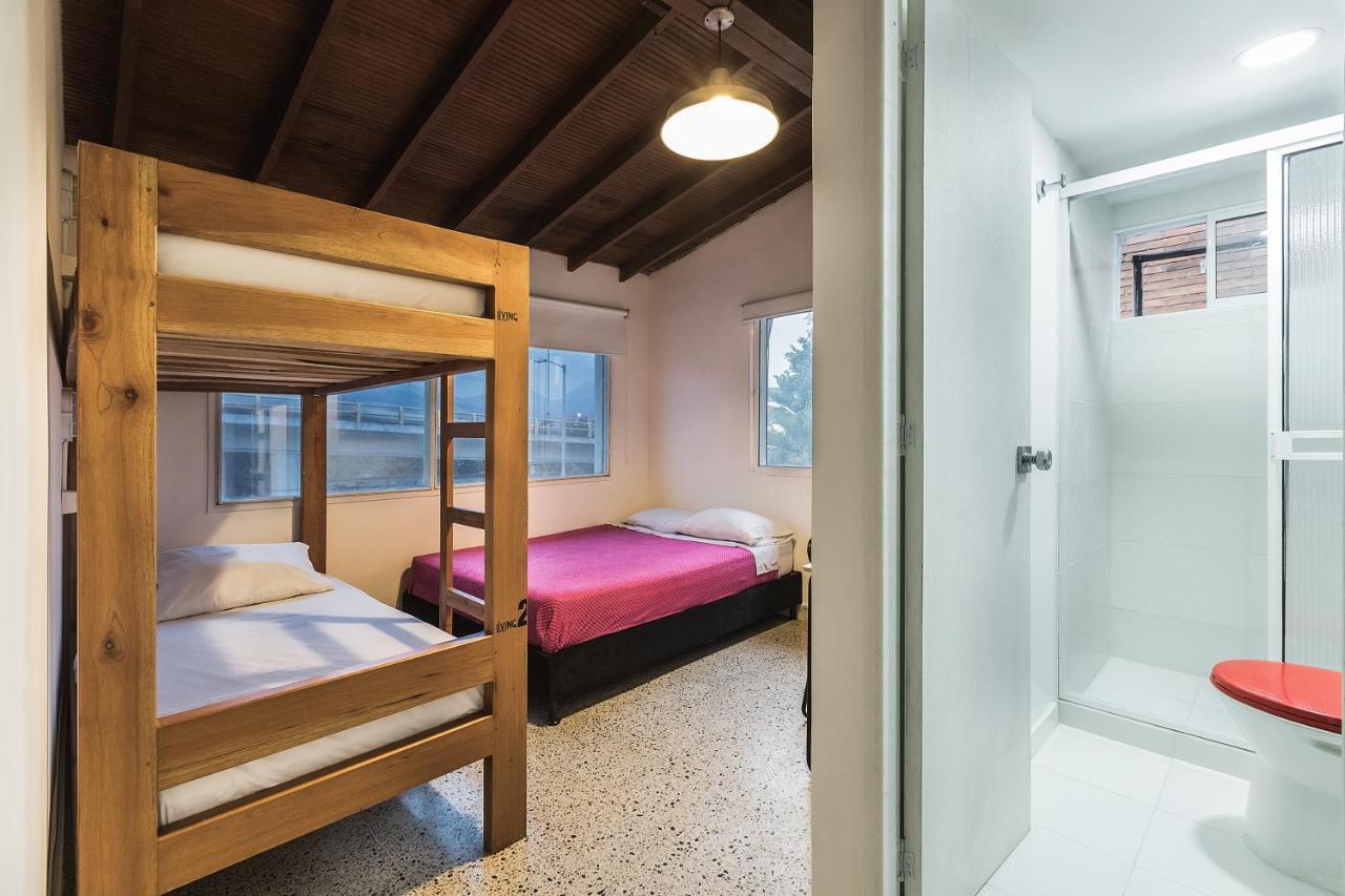 Living Hostal *