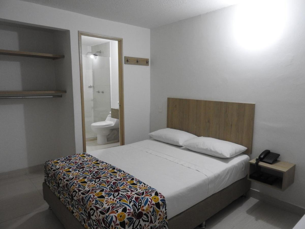 Hotel Suites 44 Laureles 3*