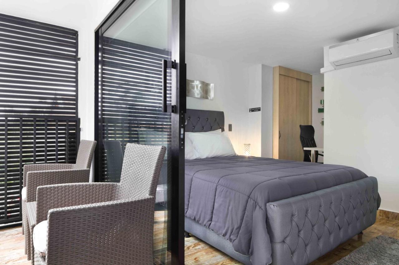 Miracle Aparthotel *