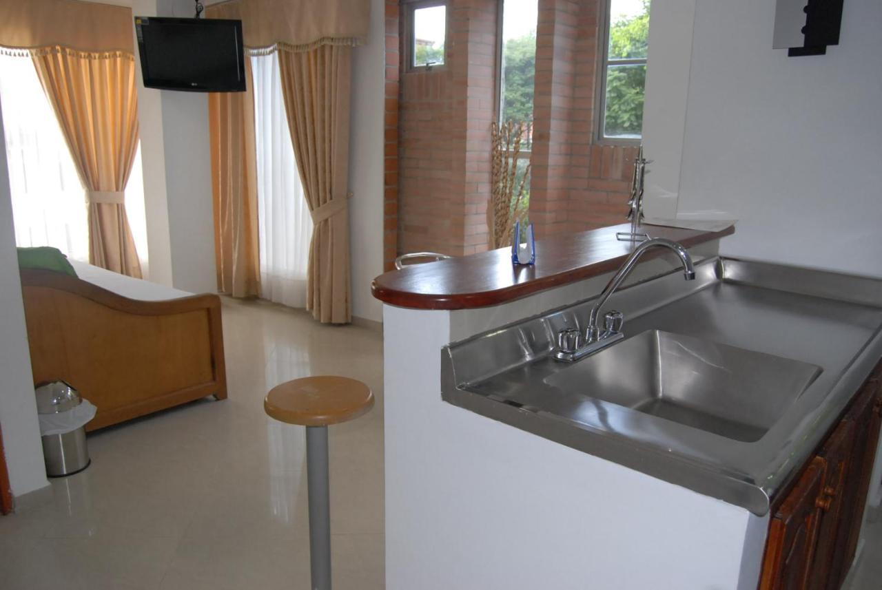 Apartahotel Montes *