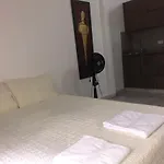 Apartamento Comodo En Laureles, Centrico Y Bien Ubicado Apto404