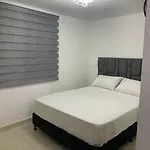 Hermoso Aparta Estudio