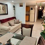 Apartamento En El Corazon De La Ciudad Con Impresionantes Vistas Urbanas