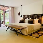 Patio Del Mundo
