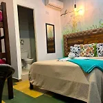 Stay Hostel la 10