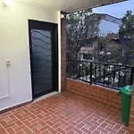 Casa Muy Amplia Con Excelente Ubicacion Familiar