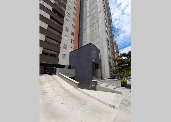 Cuatro 8 Park Bombona