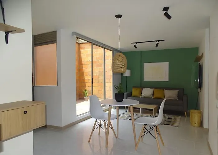 Cozy Apartment In Historic Prado With Adjustable Desk And 4K Monitor