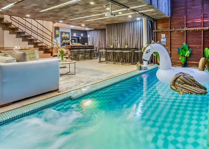 9Bdr Villa W Heated Pool & Jacuzzi In Provenza