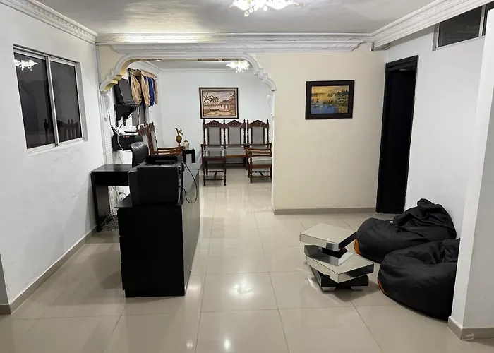 Casa Muy Amplia Con Excelente Ubicacion Familiar