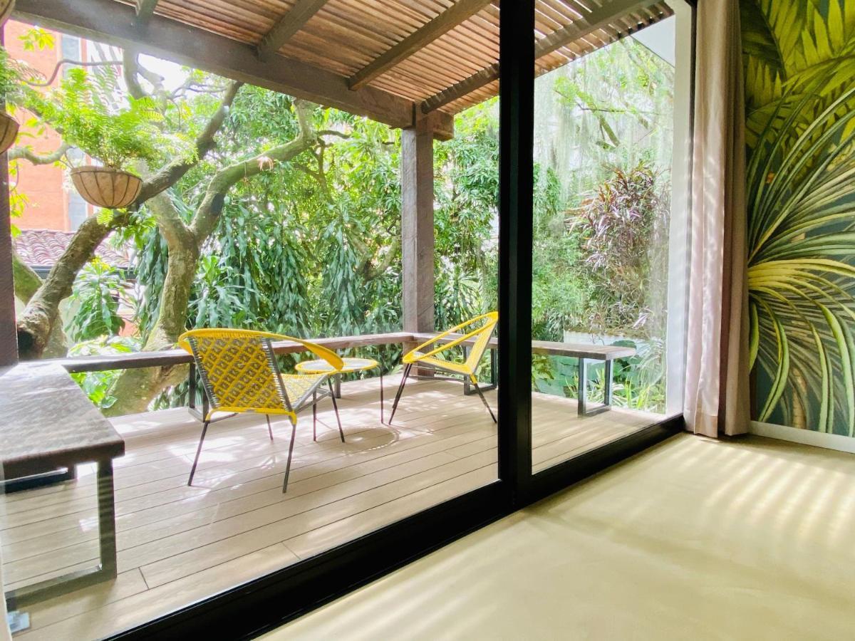 Patio Del Mundo