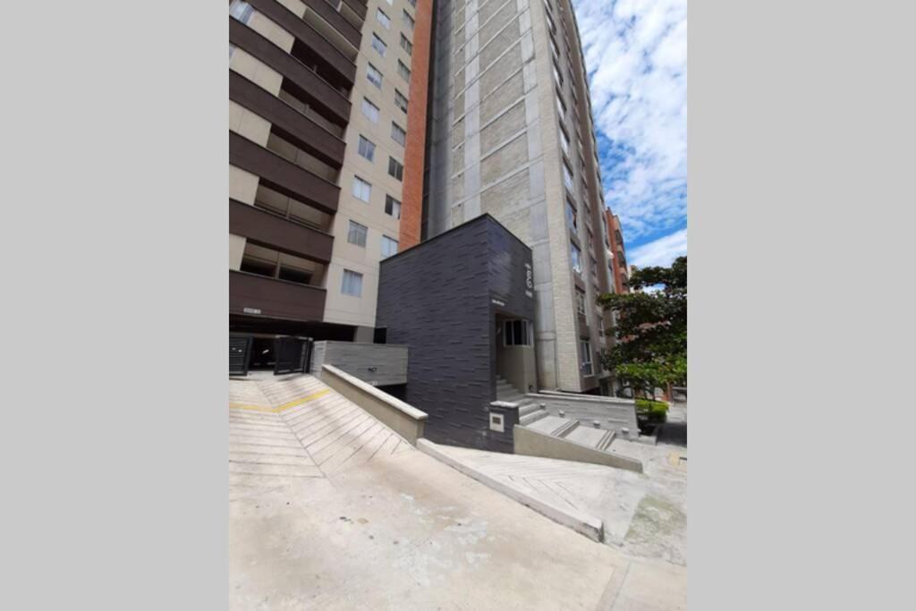 Cuatro 8 Park Bombona * Medellín