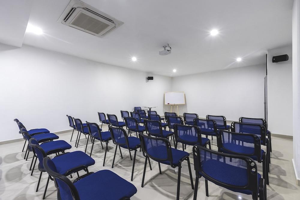 47 Center Hotel Medellin