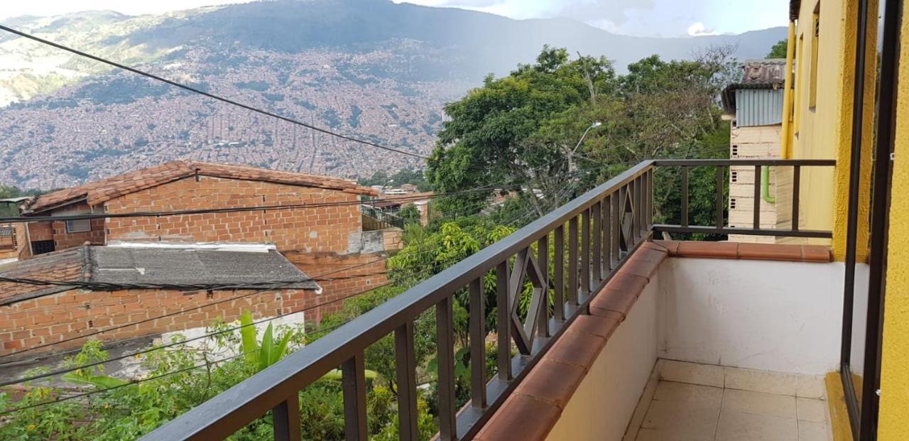 Wonderful House With Views In Medellin-fiber Optics *