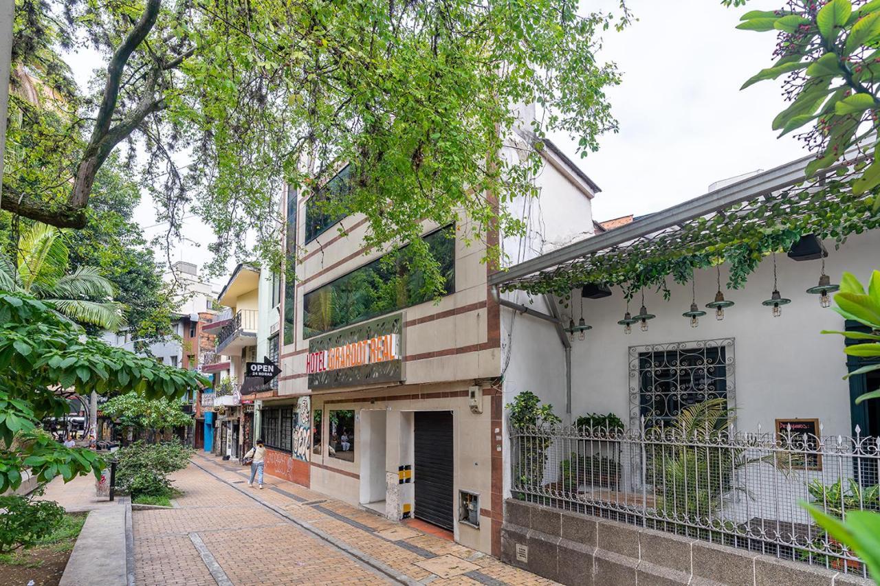 Ayenda Girardot Real * Medellín