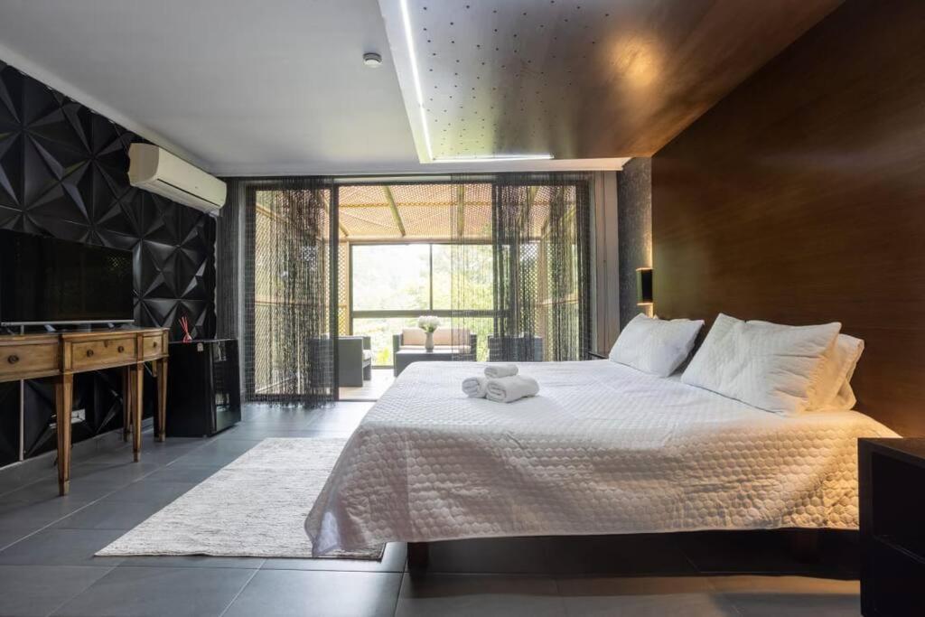 Casa Privada En El Poblado Despedidas De Soltero Fiesta Picsina Jacuzzi