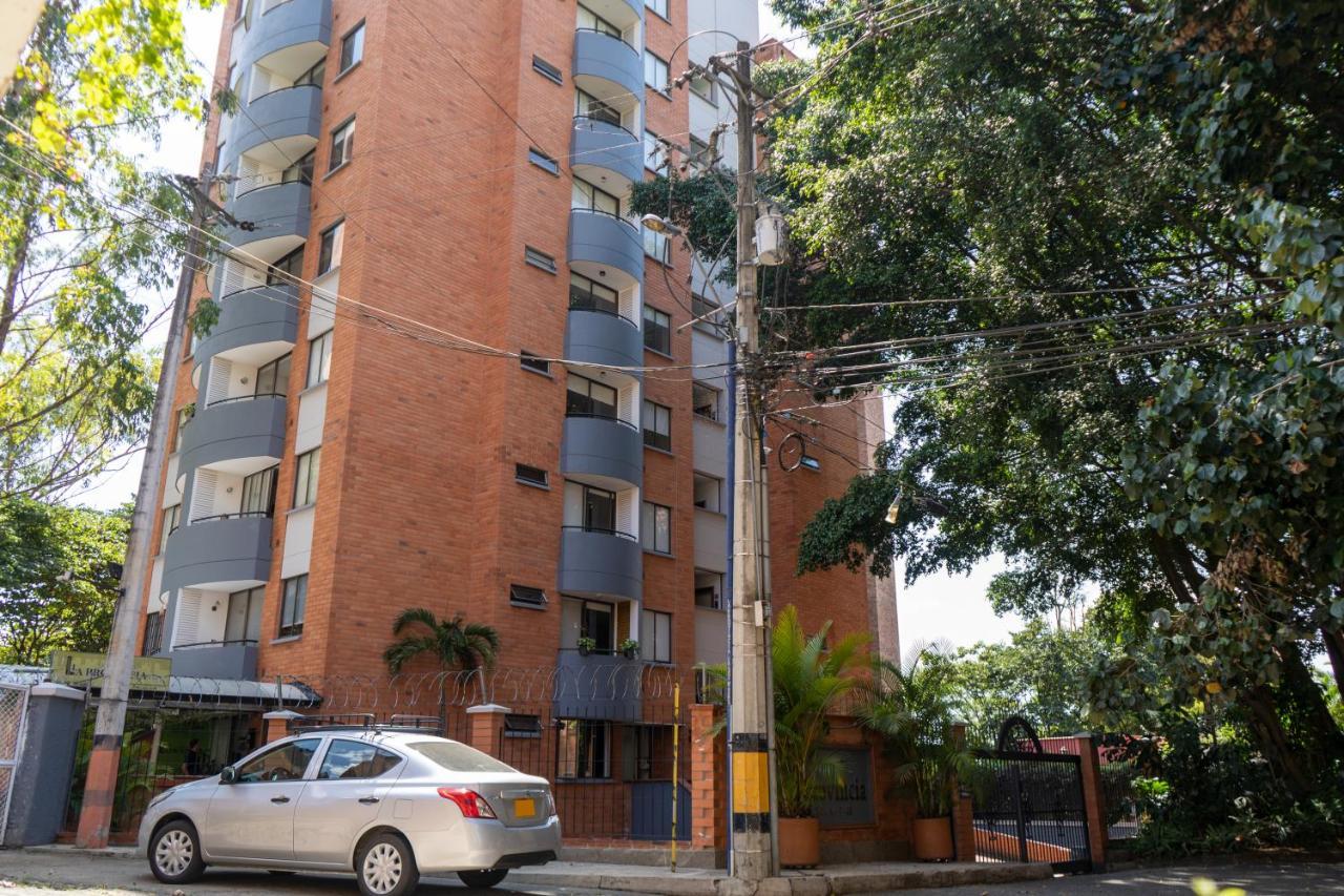 Apartamento Comfortable Quite In El Poblado *