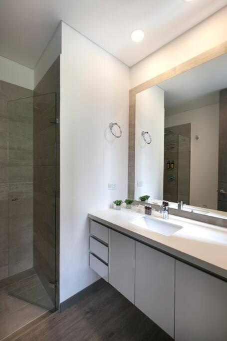 Gorgeous 2 Bedroom In El Poblado Apartamento Medellín