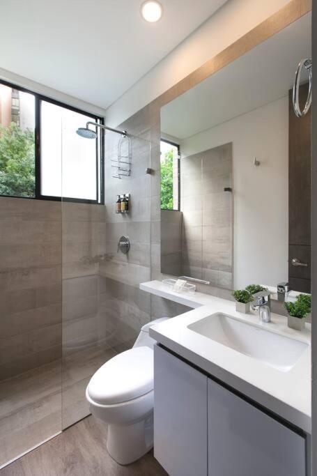 Gorgeous 2 Bedroom In El Poblado Apartamento *