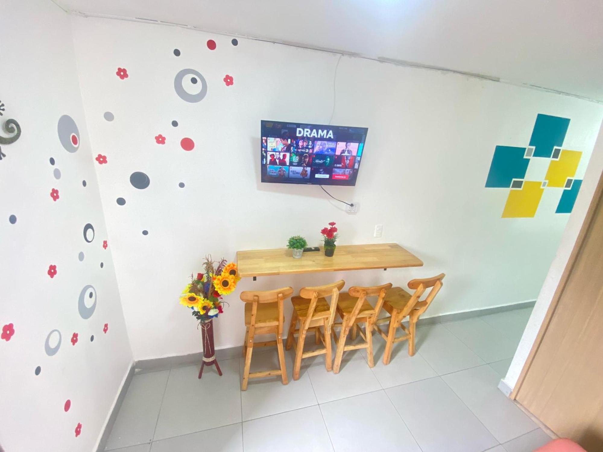 Apartamento 22 3 Con Balcon En Laureles Estadio *