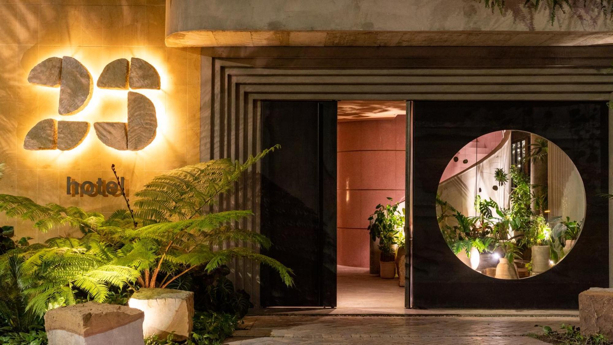 Hotel 23