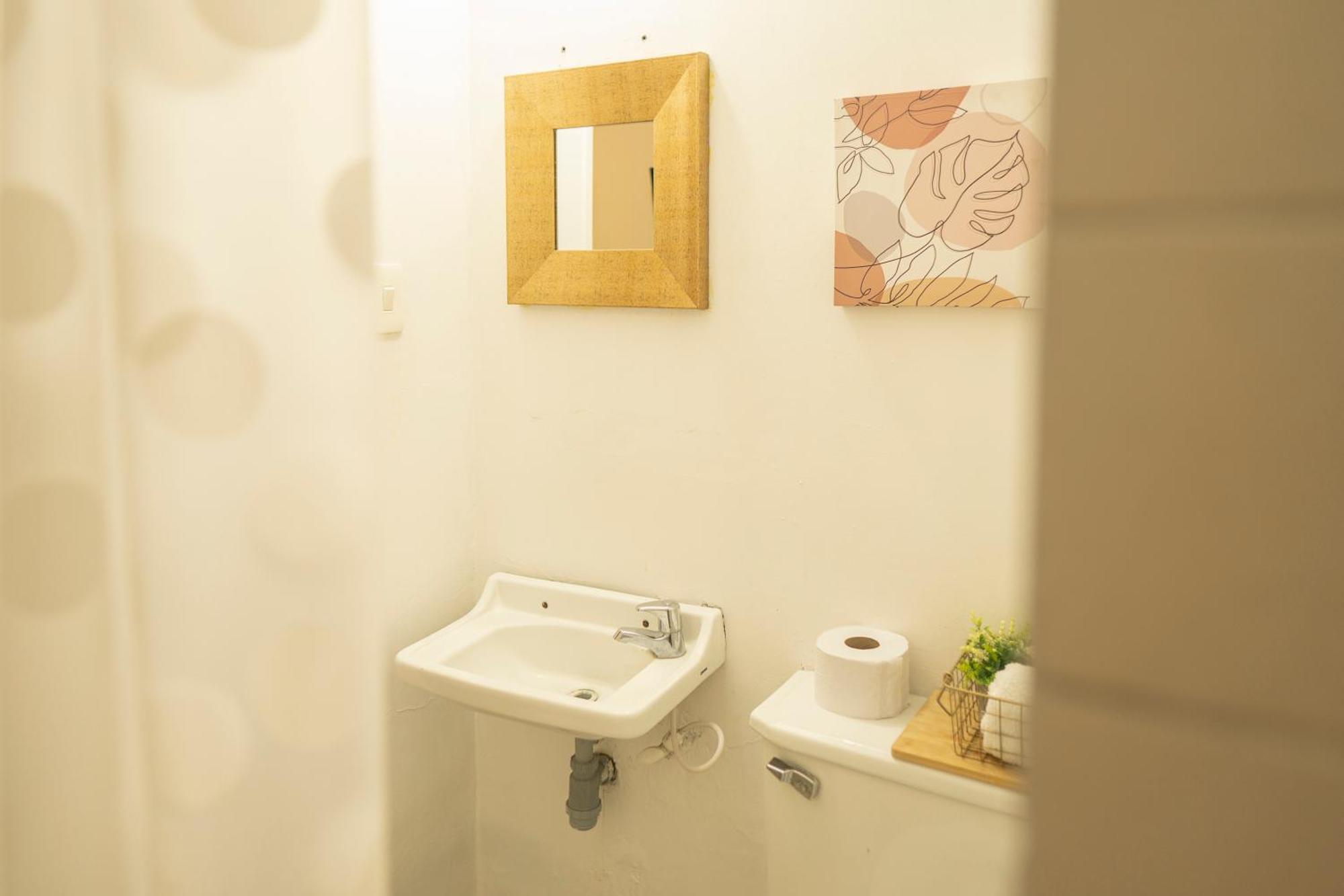 Africa House-casa Laureles-la70 Medellín