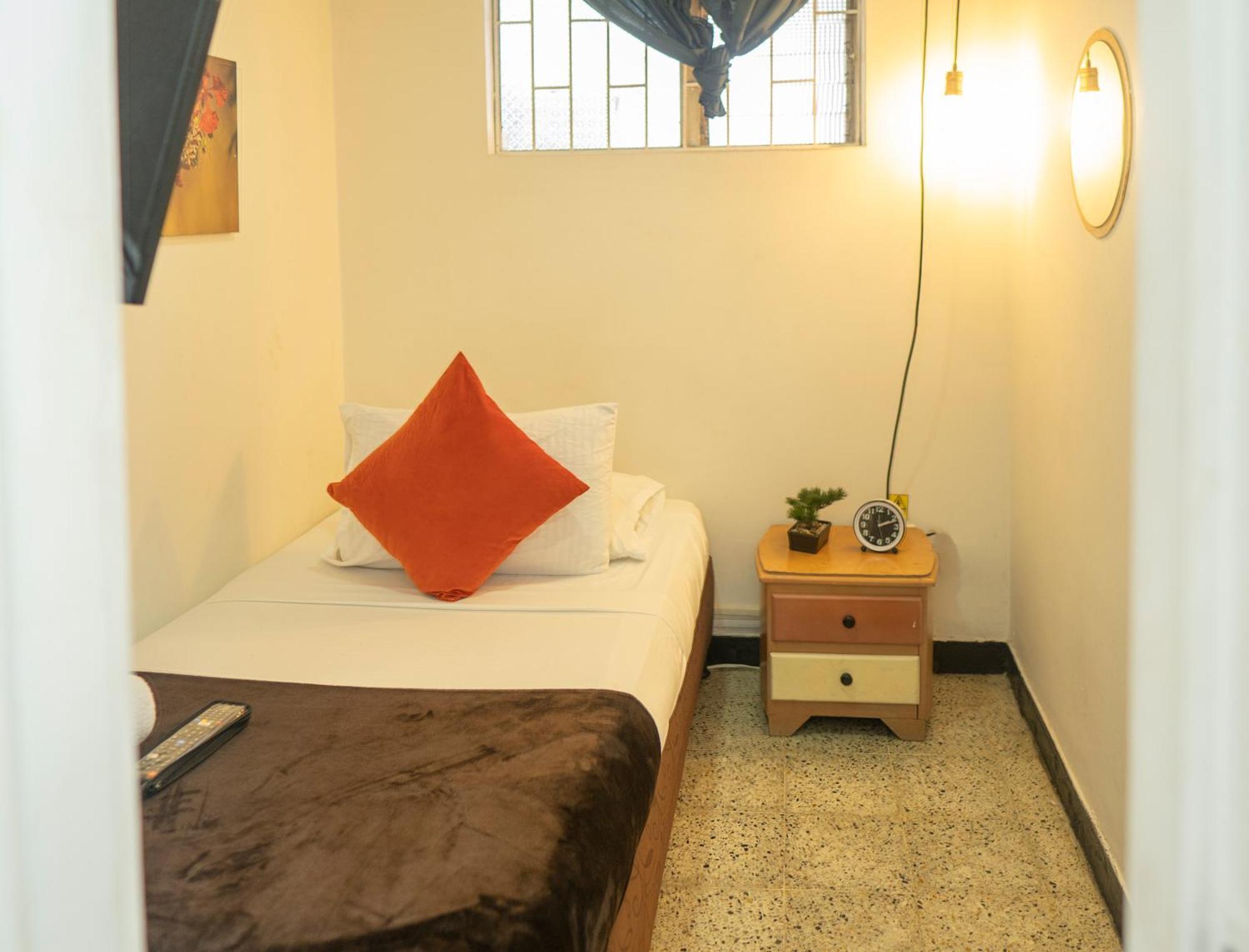 Pensión Africa House-casa Laureles-la70