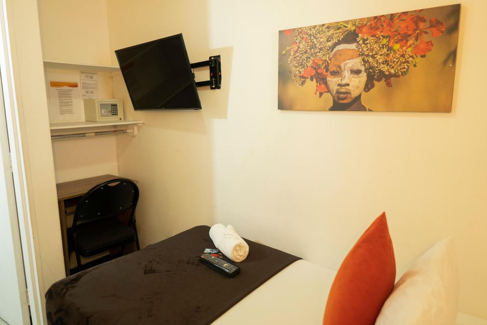 Pensión Africa House-casa Laureles-la70 3*